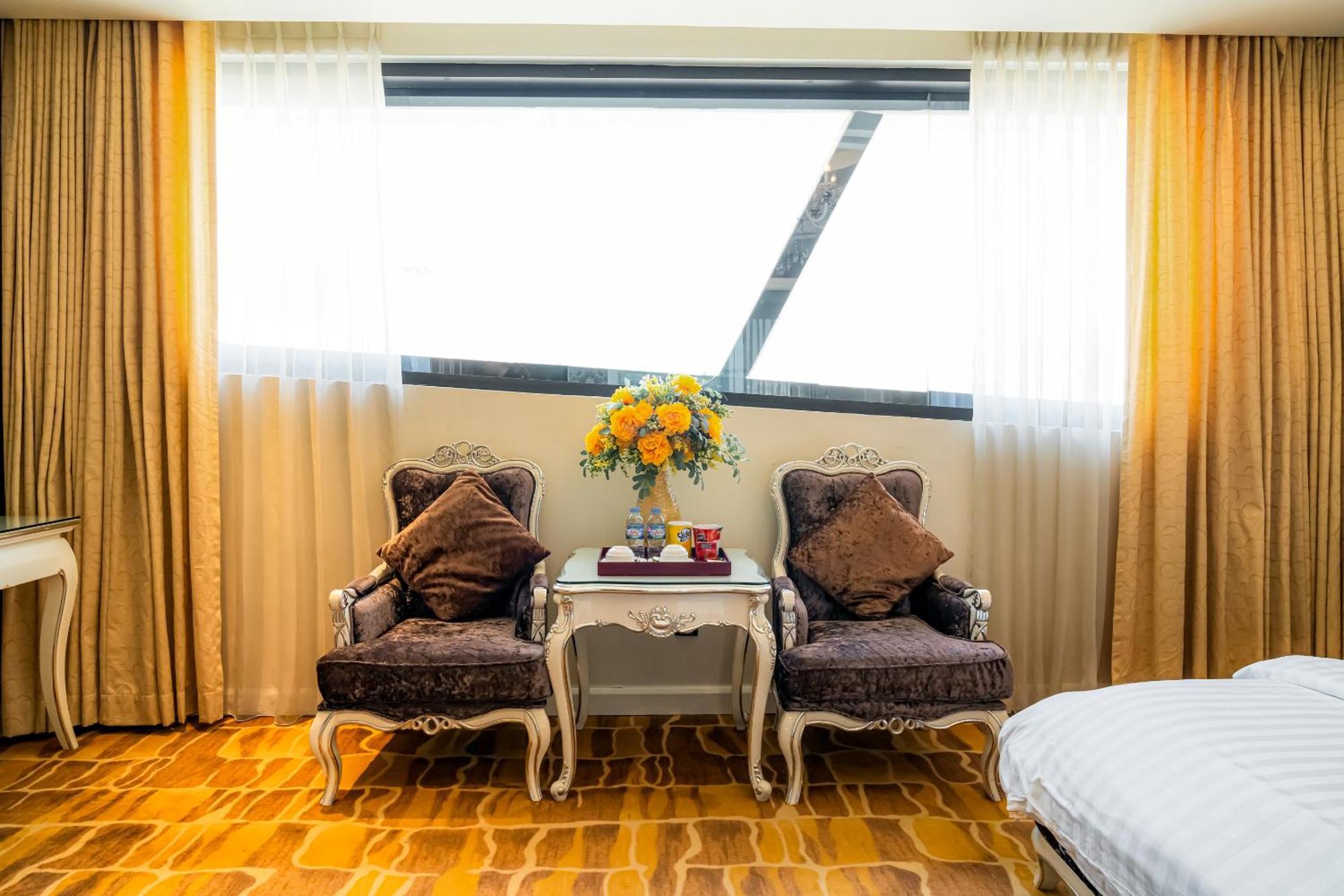 Hoang Trieu Hotel Cidade de Ho Chi Minh Exterior foto