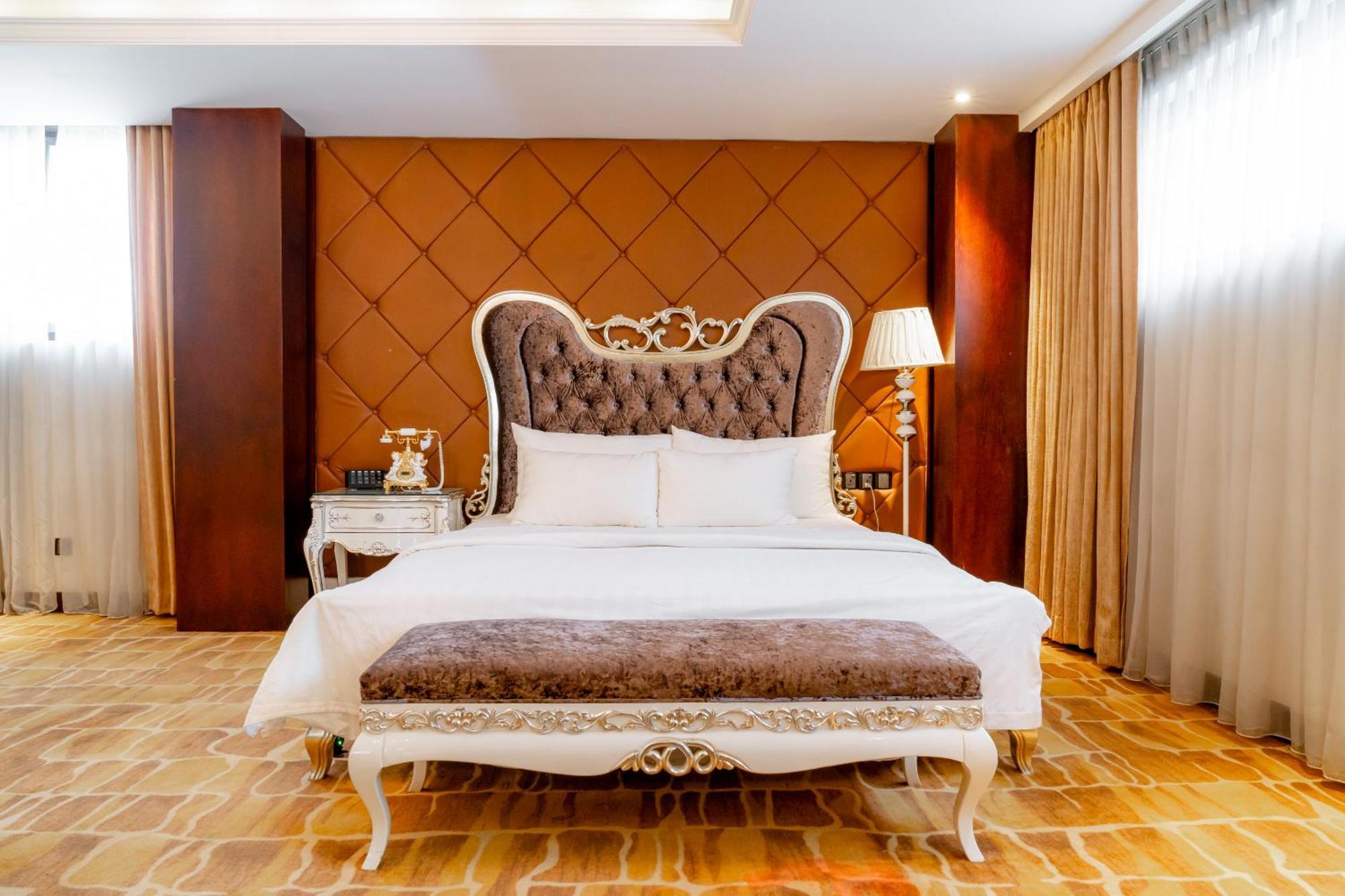 Hoang Trieu Hotel Cidade de Ho Chi Minh Exterior foto